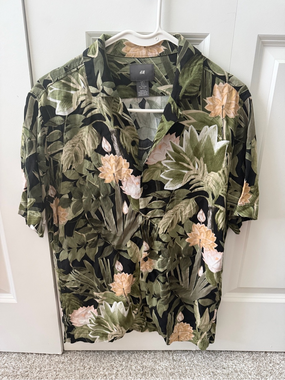 H&M Men’s Floral Resort Button Down